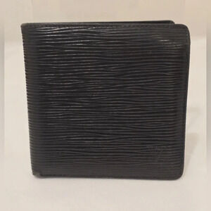 Louis Vuitton Epi Leather Bifold with change pocket (black)